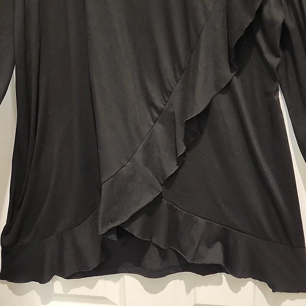 Bloomchic Black Long Sleeve Top With Flatteting Diagonal Ruffle Detail 1x - Picture 3 of 6